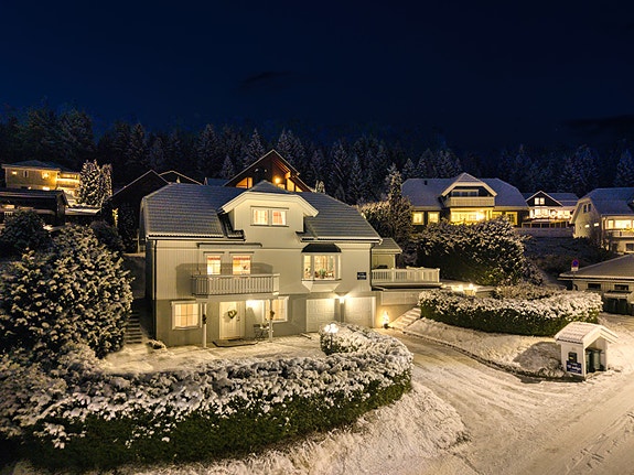 Velkommen til Sikoriveien 23. Presentert av Eiendomsmegler MNEF Jørgen Berg.