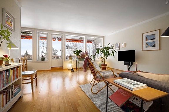 Eiendomsmegler Krogsveen v/ Jan Robert Ottesen har gleden av å ønske velkommen til Rødbergveien 65!