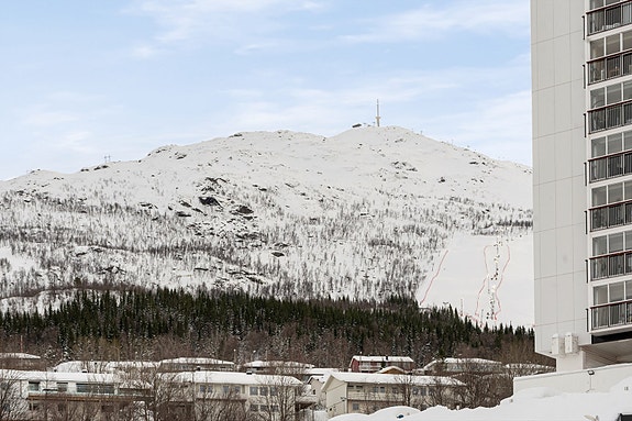 Utsikt mot Fagernesfjellet fra balkongen