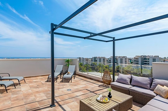 Penthouseleilighet med 3 soverom, stor takterrasse og panoramautsikt - Attraktive fellesområder med oppvarmet basseng