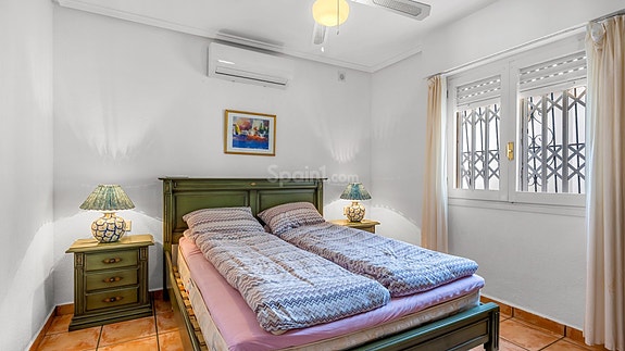 Villa med 4 soverom | Privat basseng | Sørvendt tomt og gode uteområder