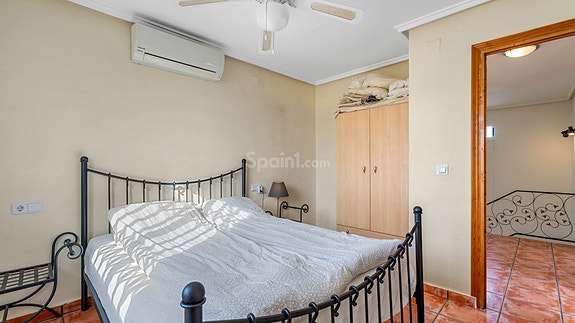 Villa med 4 soverom | Privat basseng | Sørvendt tomt og gode uteområder