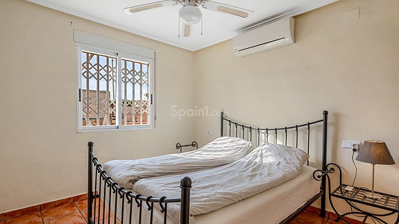 Villa med 4 soverom | Privat basseng | Sørvendt tomt og gode uteområder