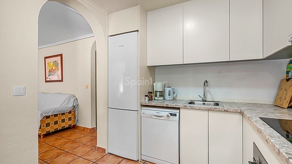 Villa med 4 soverom | Privat basseng | Sørvendt tomt og gode uteområder