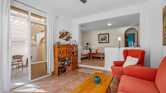 Villa med 4 soverom | Privat basseng | Sørvendt tomt og gode uteområder