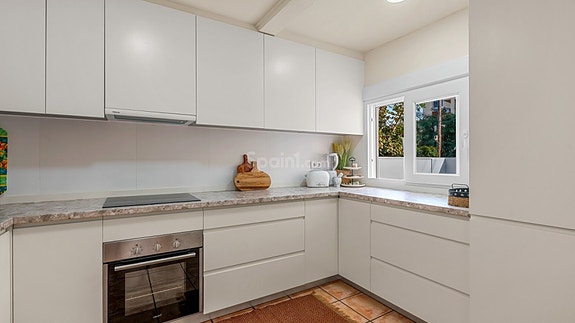 Villa med 4 soverom | Privat basseng | Sørvendt tomt og gode uteområder