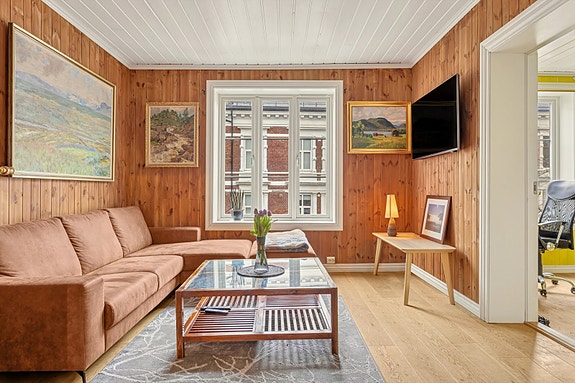 Nana Badu v/ DNB Eiendom har gleden av å presentere Lakkegata 75D!