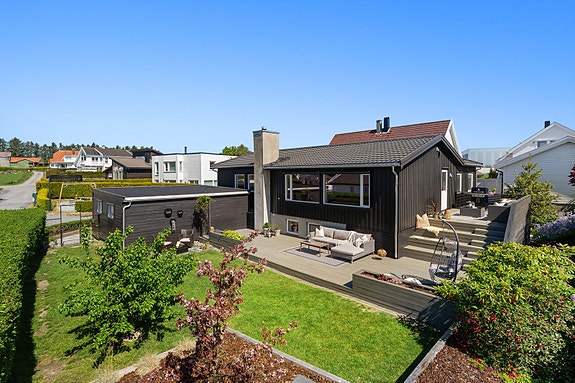 EiendomsMegler 1 v/Sindre Kjøll Kristensen presenterer Ekrestubben 21!