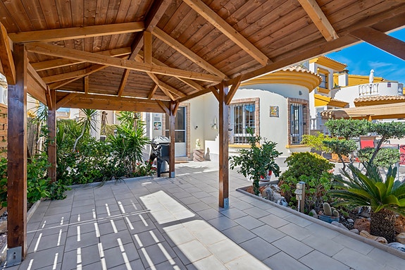 Villa med 3 soverom | Terrasse og hage | Felles basseng i El Raso | Møblert