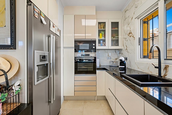 Villa med 3 soverom | Terrasse og hage | Felles basseng i El Raso | Møblert