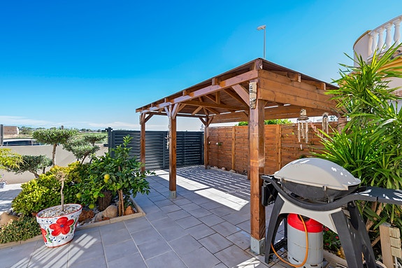 Villa med 3 soverom | Terrasse og hage | Felles basseng i El Raso | Møblert