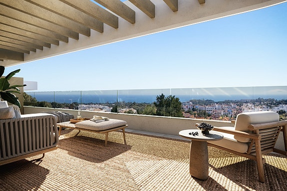 Leilighet med 3 soverom og stor hage/terrasse | Nær Puerto Banús og golf