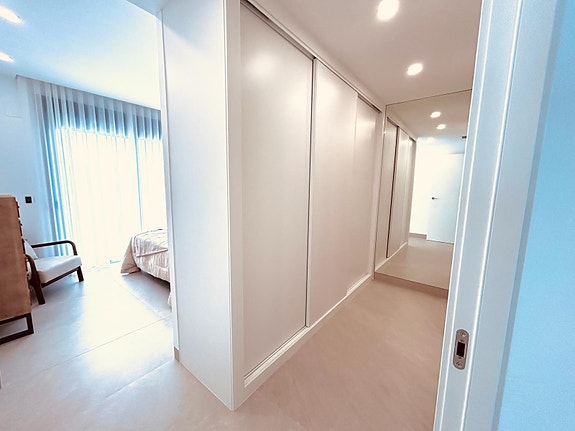 Villa med 3 soverom og 3 bad | Privat basseng og takterrasse | Nybygg i Benijófar