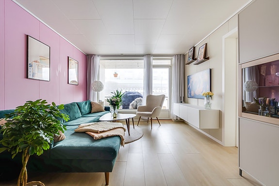 Velkommen til flotte Haugerudhagan 82 - Presentert av Marita Husum Nilsen v/Nordvik. Foto: Kenneth Willassen.