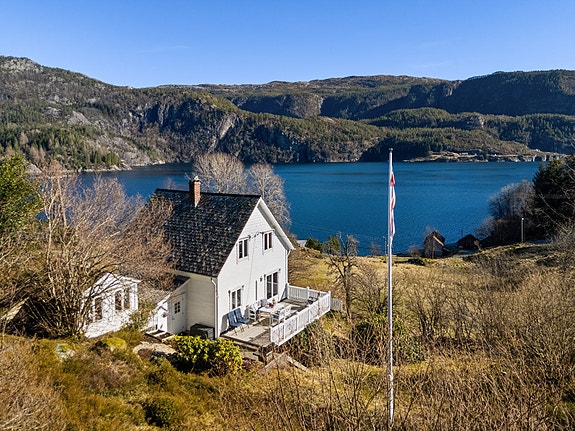 Velkommen til Padøy 52 - Presentert av Eiendomsmegler Norge v/Magne Storheim.