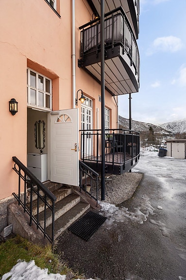 Lettvint adkomst med inngang fra parkeringsplassen