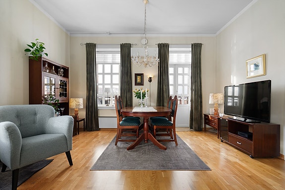 Stor stue med flere møblerinsmuligheter