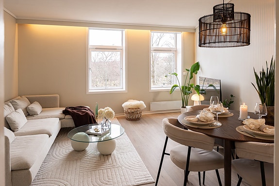 Velkommen til Ladeveien 2A - en innbydende og oppgradert 2-roms selveierleilighet i ærverdig bygård i jugendstil fra 1911. (Foto: Eivind Mølnå)
