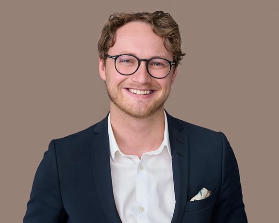 Bilde av megler Matthew Johannes Leines