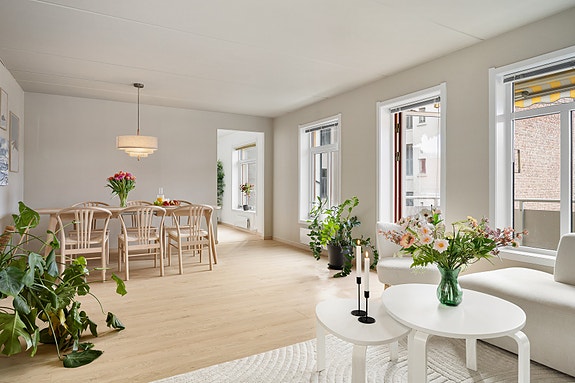 - Velkommen til Bergstien 10, presentert av Eiendomsmegler MNEF / Partner Bjørnar Mikkelsen hos &Partners Eiendomsmegling -