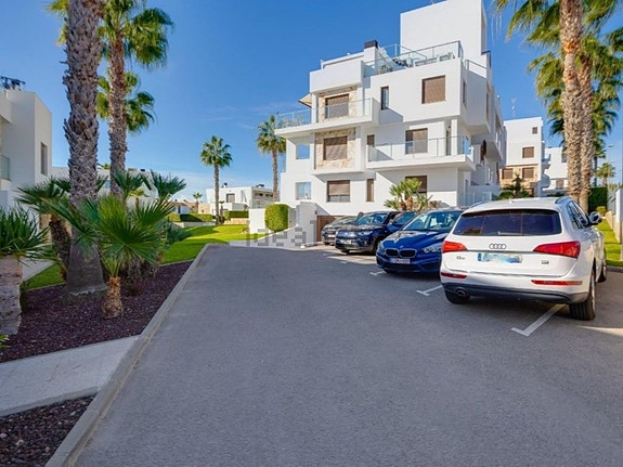 Rekkehus med hage og flere terrasser | Sørvendt | Møblert