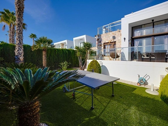 Rekkehus med hage og flere terrasser | Sørvendt | Møblert