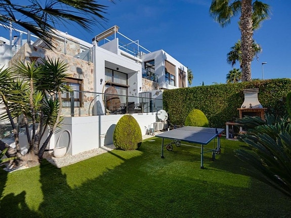 Rekkehus med hage og flere terrasser | Sørvendt | Møblert