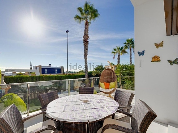 Rekkehus med hage og flere terrasser | Sørvendt | Møblert