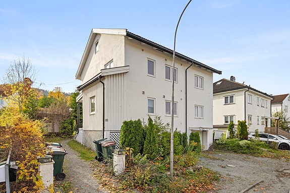Velkommen til Vestfoldveien 84!
Boligen har en sentral beliggenhet på Strømsø