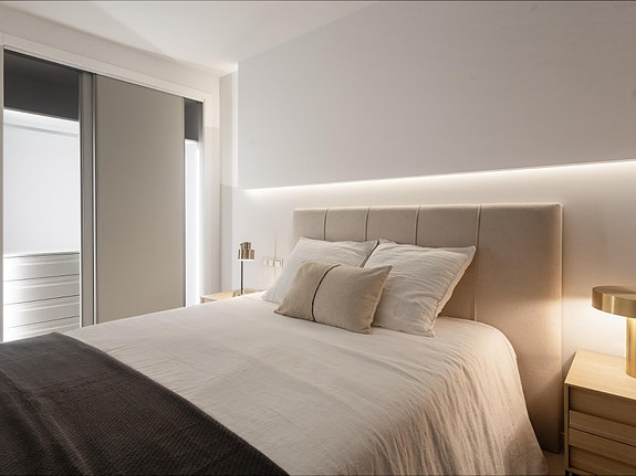 Leiligheter med 2–3 soverom i første linje mot sjøen | Havutsikt | Felles bassengområder