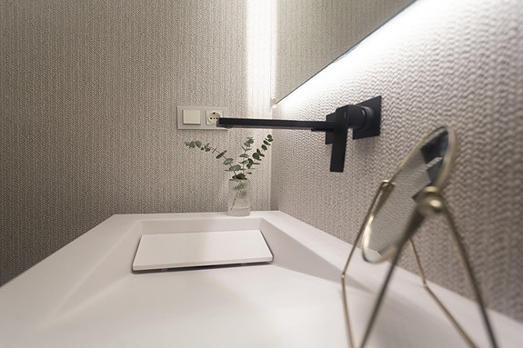 Leiligheter med 2–3 soverom i første linje mot sjøen | Havutsikt | Felles bassengområder