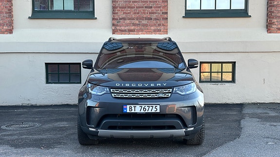 Land Rover Discovery 5 2 of 30