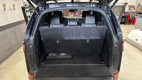 Land Rover Discovery 5 10 of 30