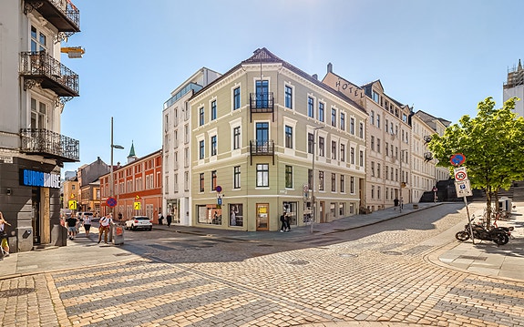 Kontorfellesskap med karakter i byggets toppetasje - midt i byen