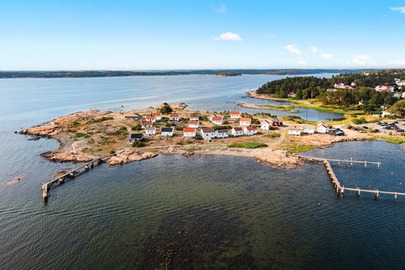Sjøbod med sjelden beliggenhet helt ytterst på Saltholmen