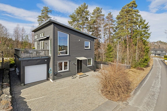 Bringebærhagen 35A presenteres av DNB Eiendom v/Thomas Berget Larsen