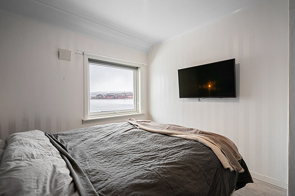 Soverom 1- god plass for soveromsmøbler