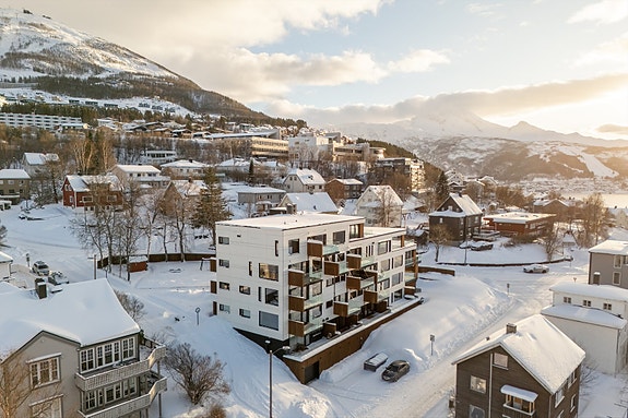 Ta kontakt med megler for å avtale visning!