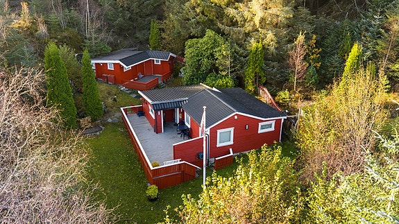 Velkommen på visning av Naustvikvegen 44 presentert av Eiendomsmegler Christoffer Frøyland!