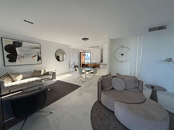 Leilighet med 3 soverom og terrasse | Sjøutsikt | Garasje og felles fasiliteter