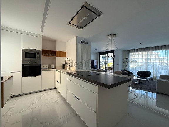 Leilighet med 3 soverom og terrasse | Sjøutsikt | Garasje og felles fasiliteter