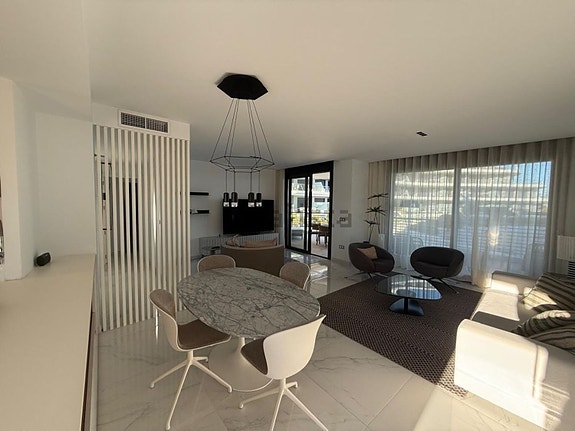 Leilighet med 3 soverom og terrasse | Sjøutsikt | Garasje og felles fasiliteter