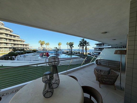 Leilighet med 3 soverom og terrasse | Sjøutsikt | Garasje og felles fasiliteter