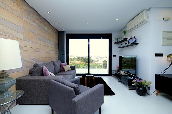 Penthouse med 2 soverom og takterrasse | Sjøutsikt | Kort vei til strand