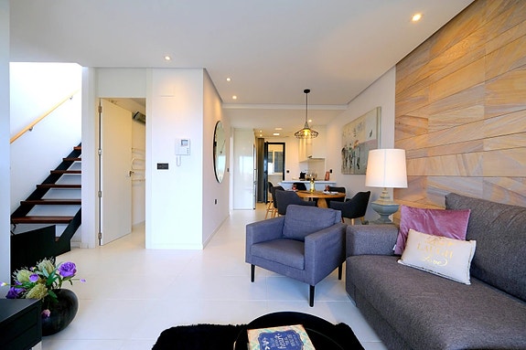 Penthouse med 2 soverom og takterrasse | Sjøutsikt | Kort vei til strand