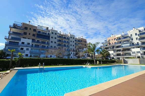 Penthouse med 2 soverom og takterrasse | Sjøutsikt | Kort vei til strand