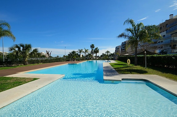 Penthouse med 2 soverom og takterrasse | Sjøutsikt | Kort vei til strand