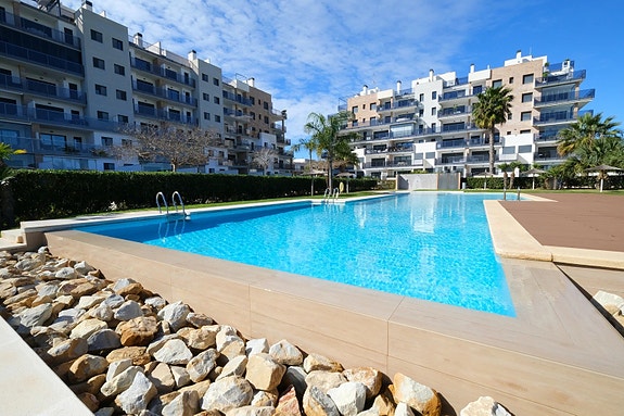 Penthouse med 2 soverom og takterrasse | Sjøutsikt | Kort vei til strand