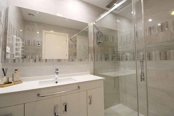 Leilighet med 2 soverom og terrasse | Sjøutsikt | Gode fellesfasiliteter