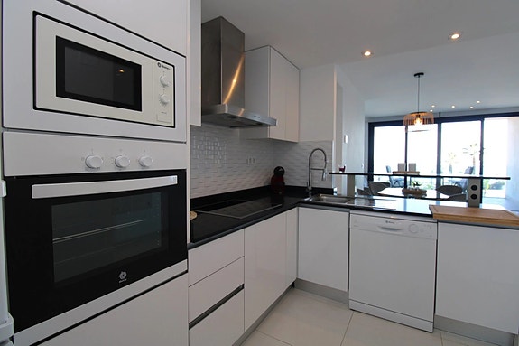 Leilighet med 2 soverom og terrasse | Sjøutsikt | Gode fellesfasiliteter